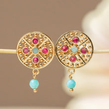 Lade das Bild in den Galerie-Viewer, MUJA JUMA Ohrstecker MARIGOLD, Rubin, in Gold