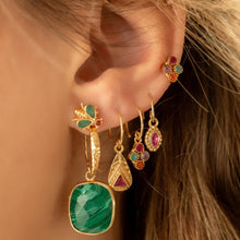 Lade das Bild in den Galerie-Viewer, MUJA JUMA Ohrringe HELICONIAN,Grüner Malachit, in Gold