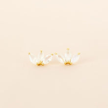Lade das Bild in den Galerie-Viewer, MUJA JUMA Ohrstecker Triton, Mondstein, in Gold
