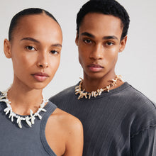 Lade das Bild in den Galerie-Viewer, PILGRIM Kette LIGHT, Muschelhalskette, in Gold