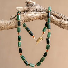 Lade das Bild in den Galerie-Viewer, MUJA JUMA Halskette Emerald and red Agate, in Gold