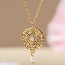 Lade das Bild in den Galerie-Viewer, MUJA JUMA Halskette MARIGOLD, Labradorith, in Gold