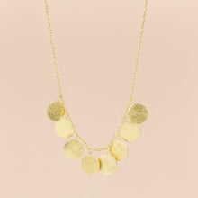 Lade das Bild in den Galerie-Viewer, MUJA JUMA Halskette Heliconian big coins, in Gold