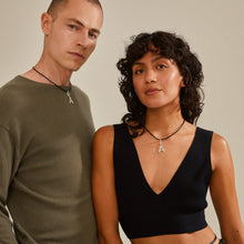 Lade das Bild in den Galerie-Viewer, PILGRIM Ketten CHARM Lederband, in Silber