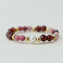 Lade das Bild in den Galerie-Viewer, MUJA JUMA Ring ELASTIC, Weinrot, in Gold