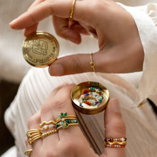 Lade das Bild in den Galerie-Viewer, MUJA JUMA Ring ELASTIC, Grün, in Gold