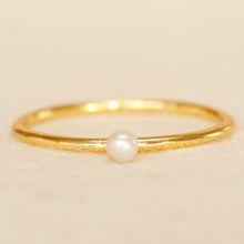 Lade das Bild in den Galerie-Viewer, MUJA JUMA Ring NERISSA, Perle, in Gold