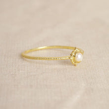 Lade das Bild in den Galerie-Viewer, MUJA JUMA Ring Guarani, Perle, in Gold