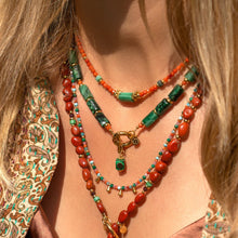 Lade das Bild in den Galerie-Viewer, MUJA JUMA Kette, Red Agate, in Gold