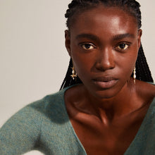 Lade das Bild in den Galerie-Viewer, PILGRIM Ohrringe ENERGETIC, in Gold