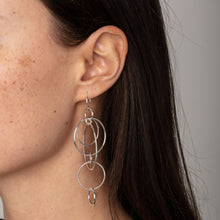 Lade das Bild in den Galerie-Viewer, Pilgrim Ohrringe FREYA, in Silber