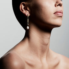 Lade das Bild in den Galerie-Viewer, PILGRIM Ohrringe COLOMBA, in Gold