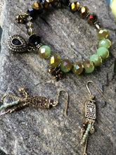 Lade das Bild in den Galerie-Viewer, PILGRIM Armband Antik, Grün, Braun, in Gold