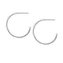 Lade das Bild in den Galerie-Viewer, SENCE Copenhagen Ohrringe, Kreolen THE TASTE, versilbert