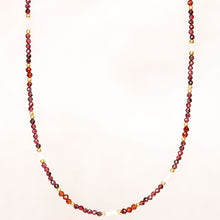 Lade das Bild in den Galerie-Viewer, MUJA JUMA Halskette TALISMAN Granat, in Gold