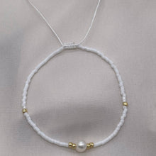 Lade das Bild in den Galerie-Viewer, GLAM & GLORY Festival Miyuki Armband White, in Gold