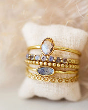 Lade das Bild in den Galerie-Viewer, MUJA JUMA Ring 7 STONE, Labradorit, in Gold, Gr. 54