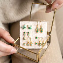 Lade das Bild in den Galerie-Viewer, MUJA JUMA Ohrstecker BUTTERFLY, Amazonit, in Gold