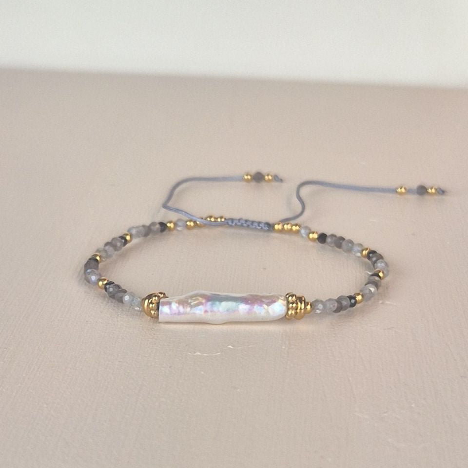 MUJA JUMA Armband To the Moon and Back,  Labradorit, in Gold