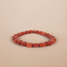 Lade das Bild in den Galerie-Viewer, MUJA JUMA Armband Red Jaspis,  in Gold
