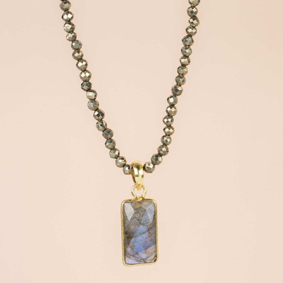 MUJA JUMA Halskette Heliconian, Hematit, in Gold