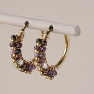 MUJA JUMA Ohrringe CREOLE Granat MIX, in Gold