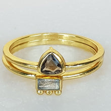Lade das Bild in den Galerie-Viewer, MUJA JUMA Ring DOUBLE BELOW, Labradorit &amp; Rauchquarz, in Gold
