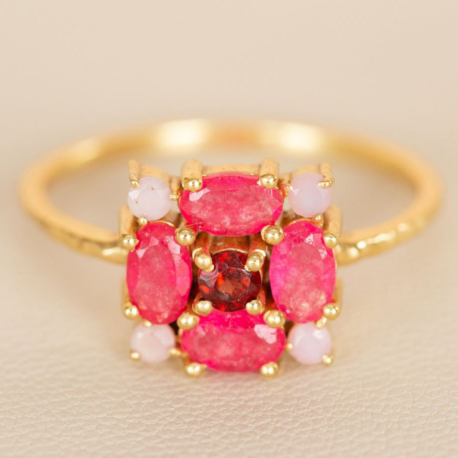 MUJA JUMA Ring ASLY, 9 Stone, Pink-Rot, in Gold
